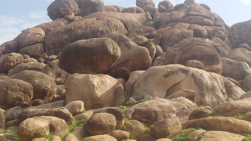 Granite boulders of the Dutse hills
